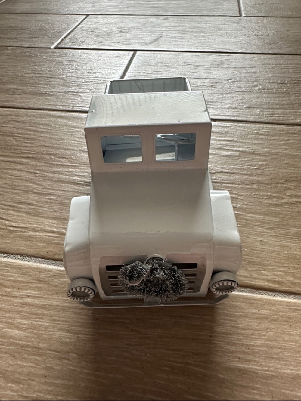 White metal truck Christmas decor farmhouse 8” long
